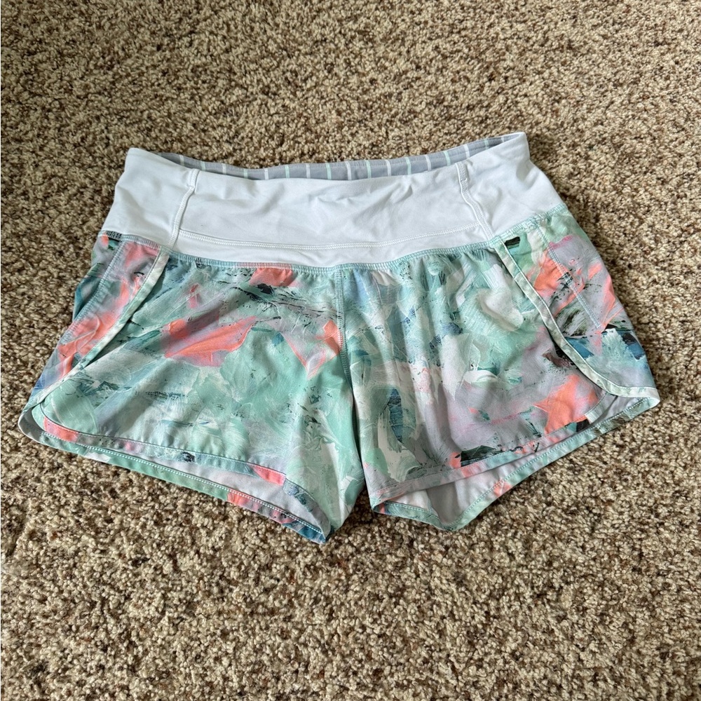 Lululemon Colorful Patterned Speed Up Shorts, Size 4, Low Rise